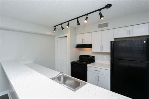 Willow Trail Apartment Homes .